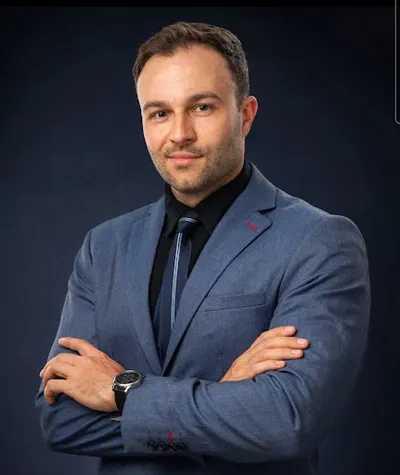 Adwokat Mikołaj Stefaniak